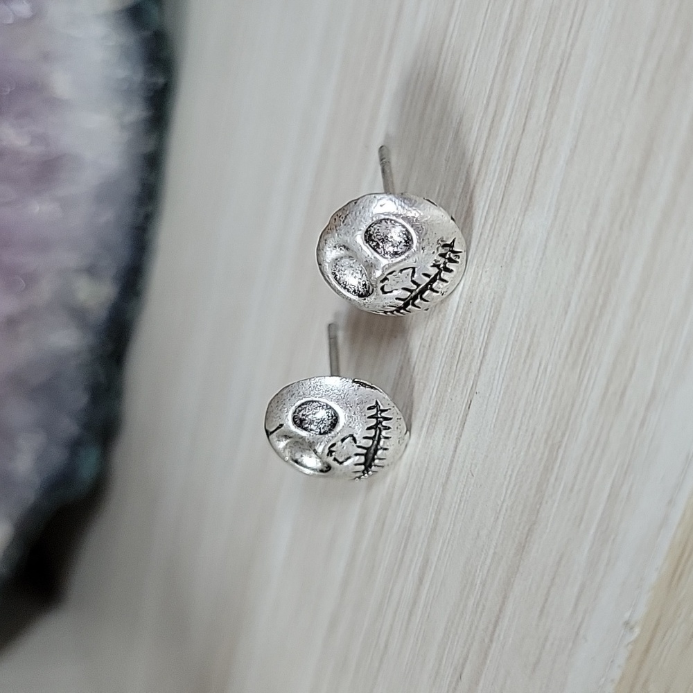 Jack Skellington Goth Stud Earrings - Picture 3 of 7